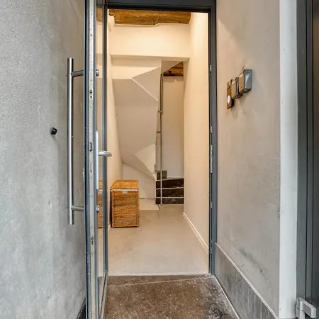 Cozy In The Heart Of Apartment *